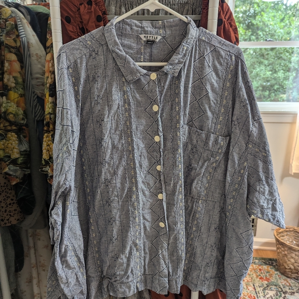 Nettle Studio boxy top in Chambray print